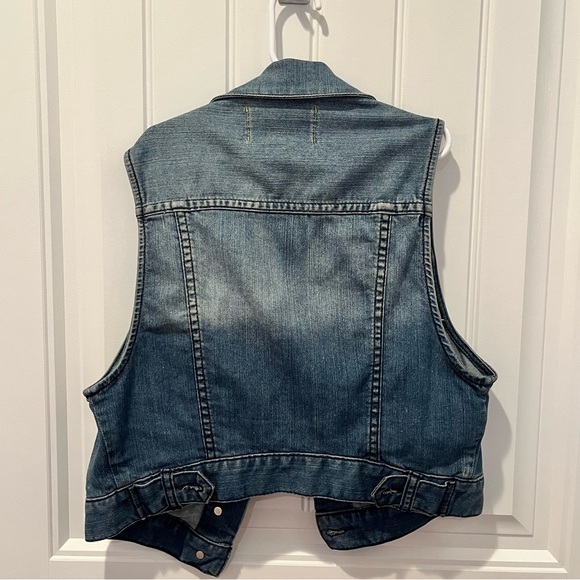 **made a new listing** - Picture 2 of 3